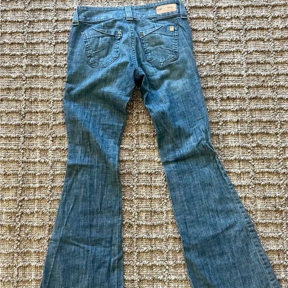 Divine Rights of Denim Low Cut Flare Jeans Size 25 - Picture 3 of 15